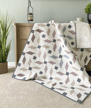 Load image into Gallery viewer, Propeller Quilt Pattern by Mandi Persell of Sewcial Stitch-PAPER PATTERN