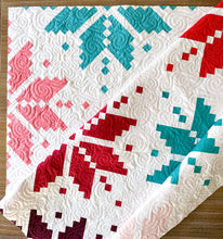 Load image into Gallery viewer, Knitted Star Quilt Kit Throw
