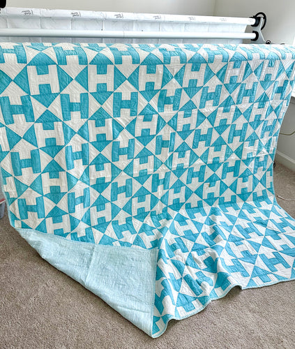 FREE SHIPPING Vintage Blue and White Quilt Size 72