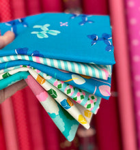 Load image into Gallery viewer, Ruby Star Fat Quarter Destash Bundle-6 FQ&#39;s
