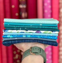 Load image into Gallery viewer, Blue Fat Quarter Destash Bundle-9 FQ&#39;s