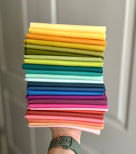 Load image into Gallery viewer, Show and Tell Quilt Kit - Pattern by Elizabeth Hartman